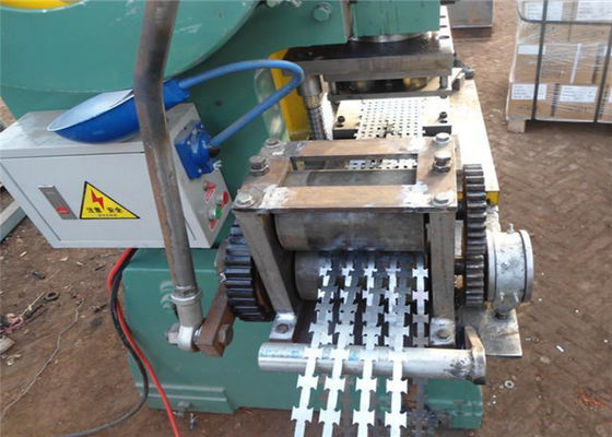 Dziewięć pasków Sterowanie elektroniczne BTO-22 Razor Wire Machine 280m / H